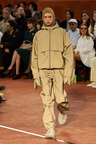 Look 7
